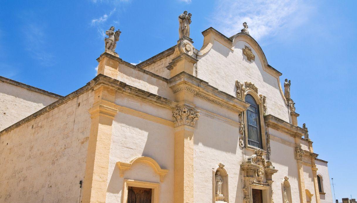 Discovering the beautiful village of Specchia in Puglia
